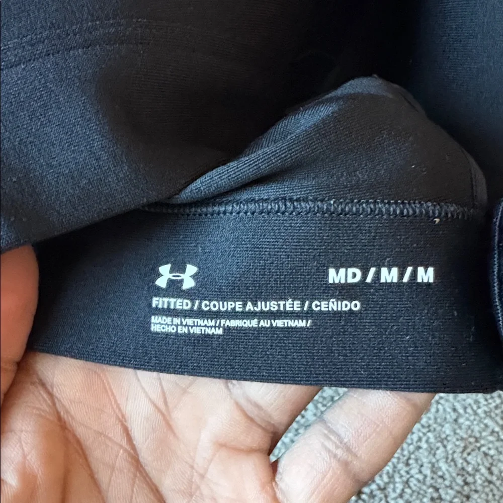 Under Armour Black Fitted Crossback Sports Bra Logo Strap Athletic SIZE M